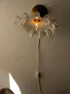 JigsawVintageCo,】アンティーク照明 ミルクガラスフリルシェード